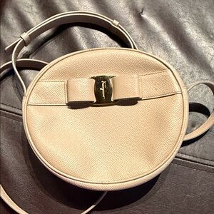 Salvatore Ferragamo Cream Vara bow round zip crossbody